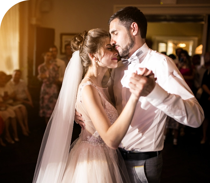 Wedding Couple Dancing@2x